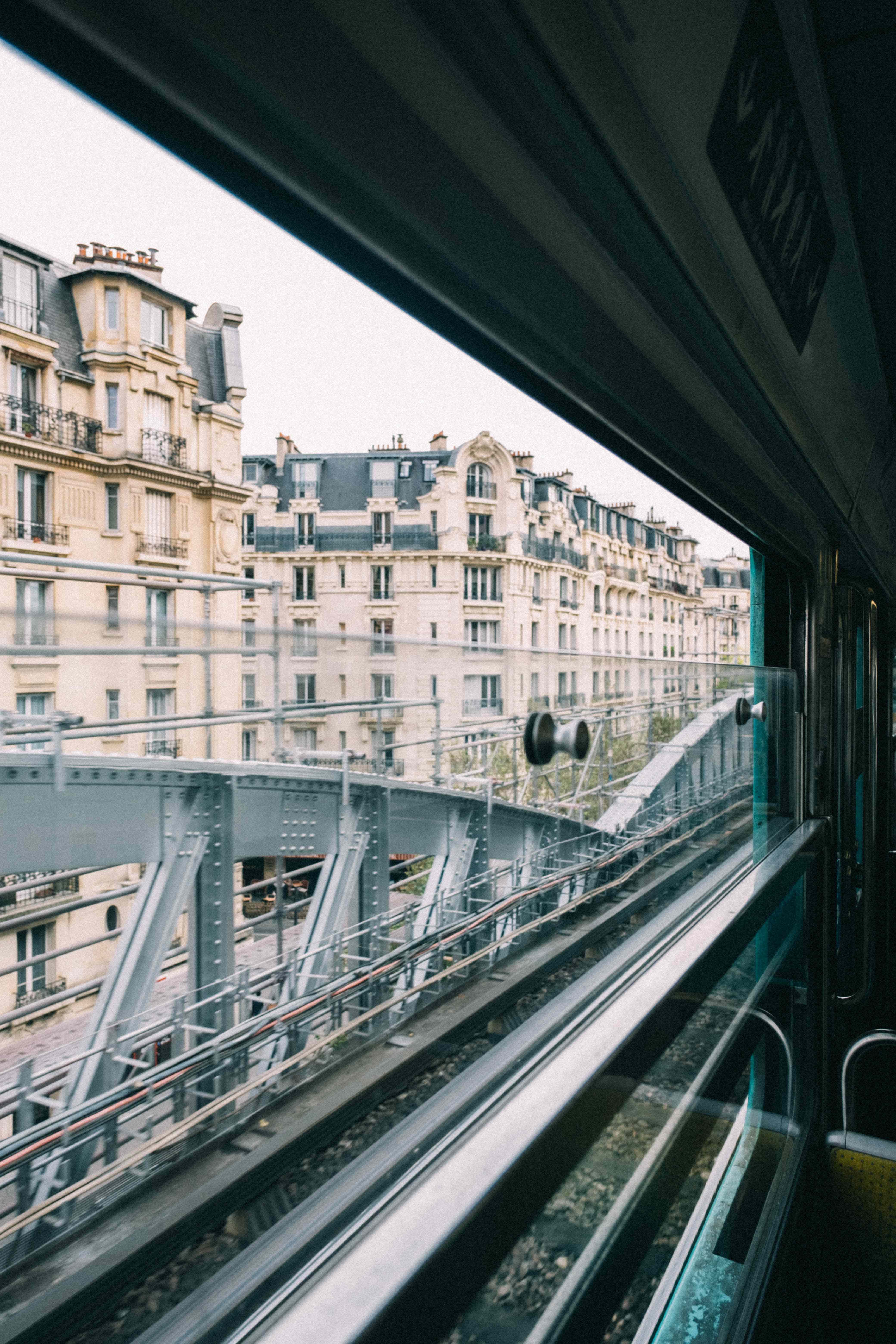 Fenêtre du métro pour un déménagement en train à paris